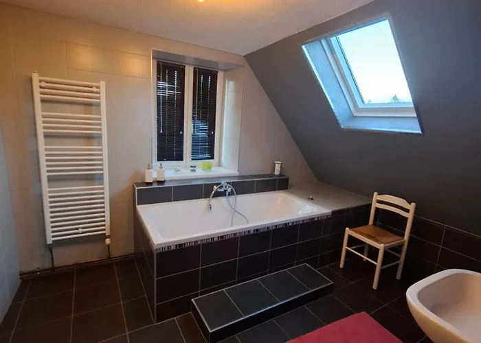 D'hotes Au Coeur Du Village Homestay *